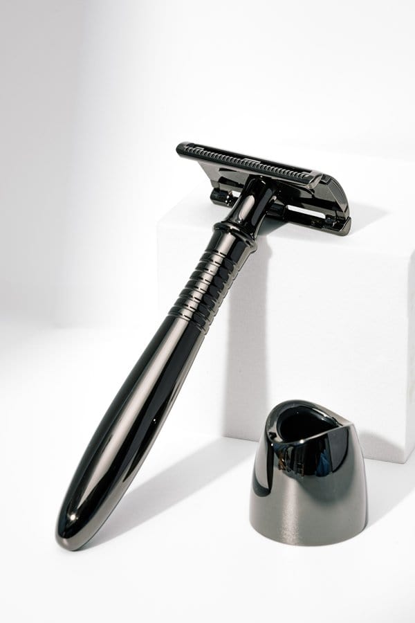 Premium Metal Double Edge Safety Razor with Stand and 5 Extra Blades
