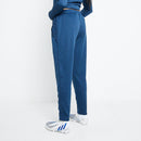 miss-kick-football-training-jogger-women