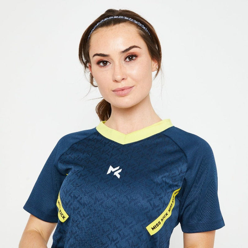 miss-kick-womens-football-training-top