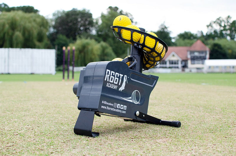 R66T Academy Ball Feeder