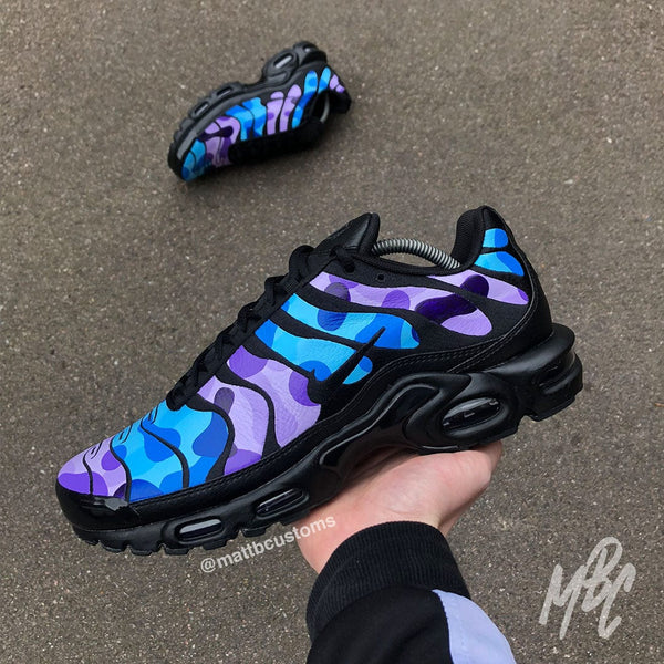 NIKE TN CUSTOM TRAINERS WITH BLUE AND PURPLE LAVA LAMP BUBBLES HAND PAINTED ONTO THE SHOES